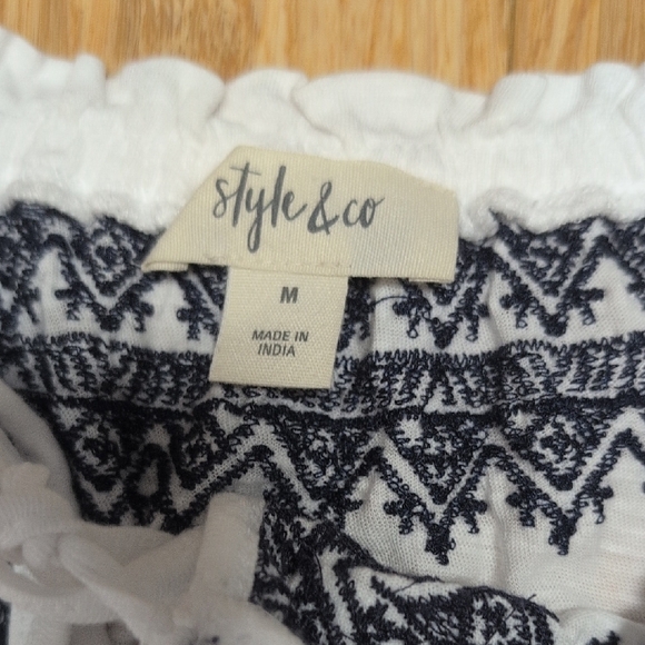 Style & Co. White Top with Blue Embroidery - Picture 4 of 6
